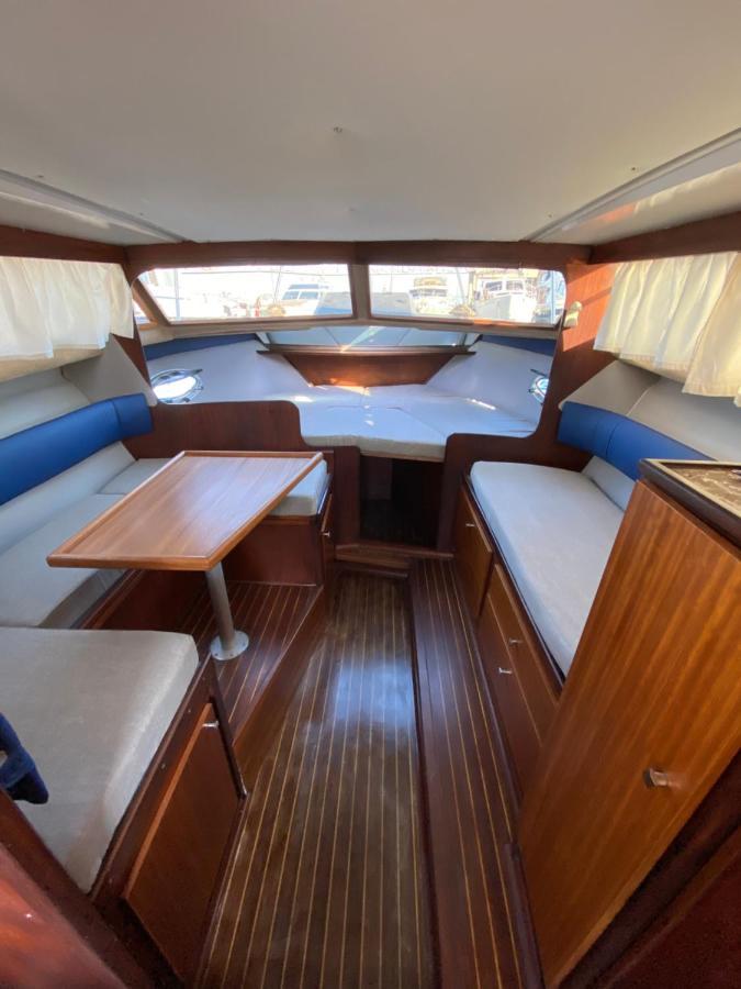 Laura Boat Hotel Sant Adrià de Besòs Esterno foto
