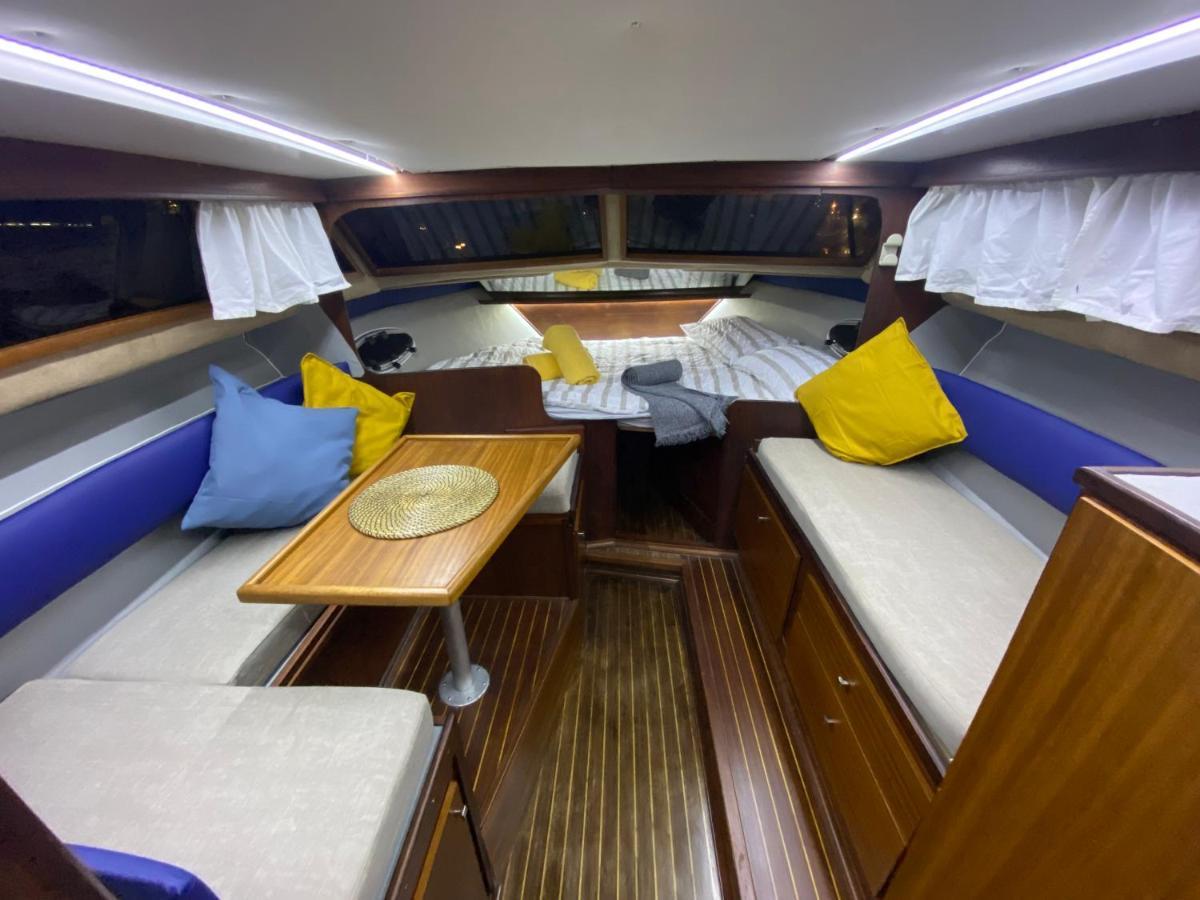 Laura Boat Hotel Sant Adrià de Besòs Esterno foto
